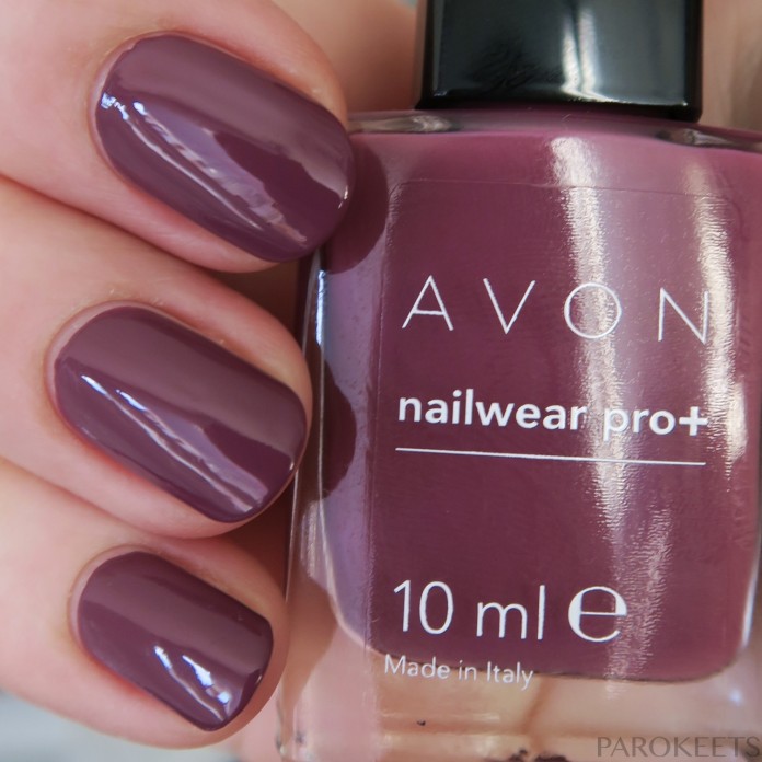 Avon Sinful Romance nail polish (Modern Romance) daylight