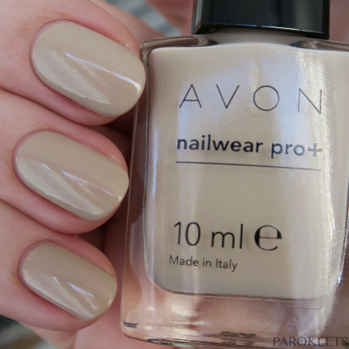 Avon Tender nail polish (Modern Romance) daylight